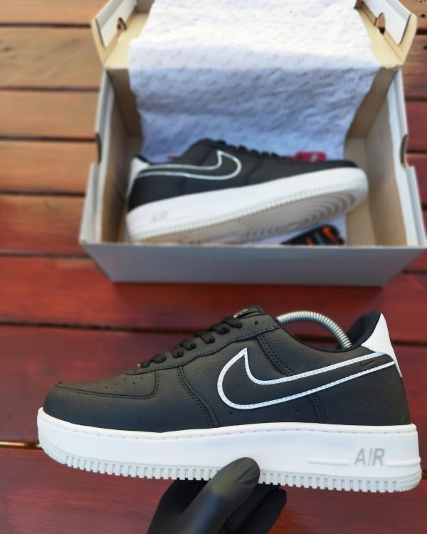 Nike Air Force Low - Preto e Branco - Image 3