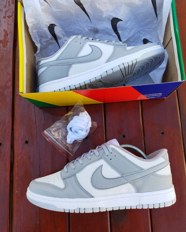 Nike Dunk - Branco e Bege