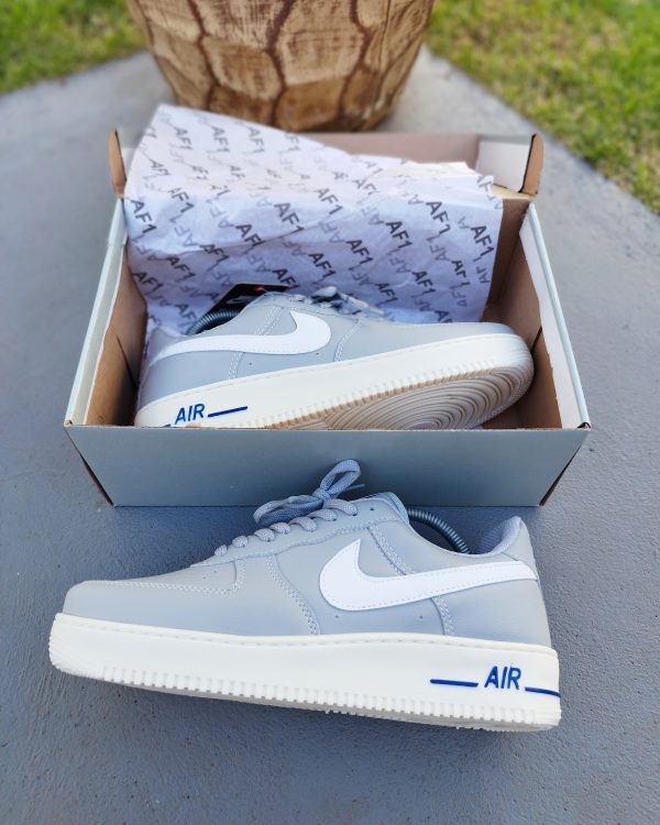 Nike Air Force AF1 - Cinza bordado