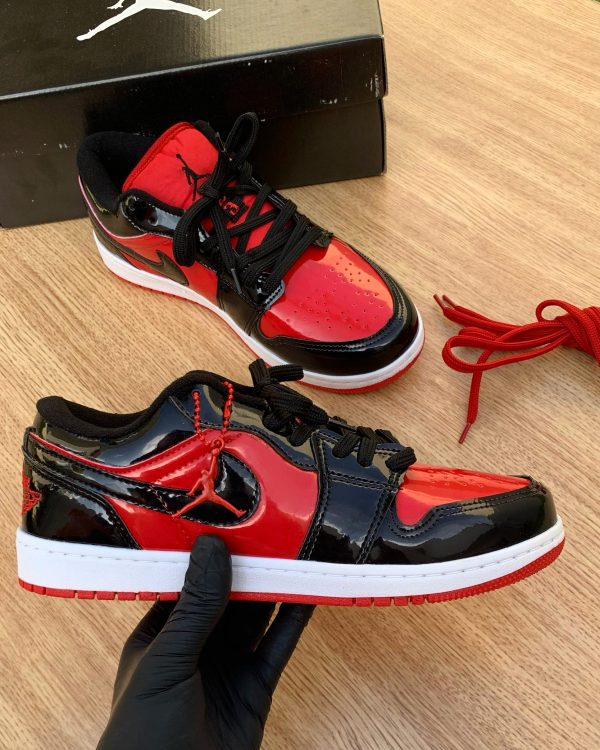 Nike Jordan - Preto e Vermelho