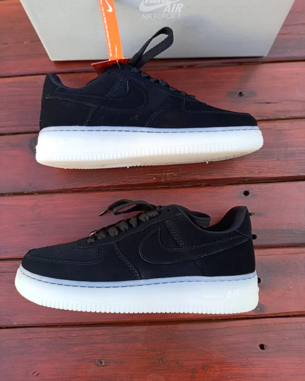 Nike Air Force - Preto Couro