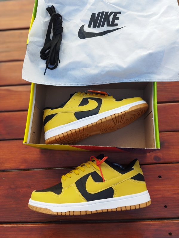 Nike Dunk Low - Amarelo